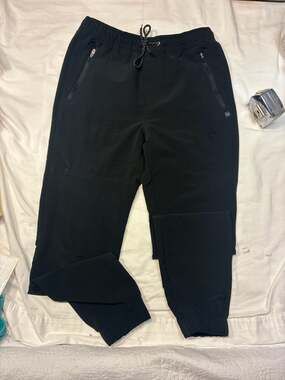 Tony Hawk Men's Black Fleece Jogger Sweatpants with Zipper Pockets